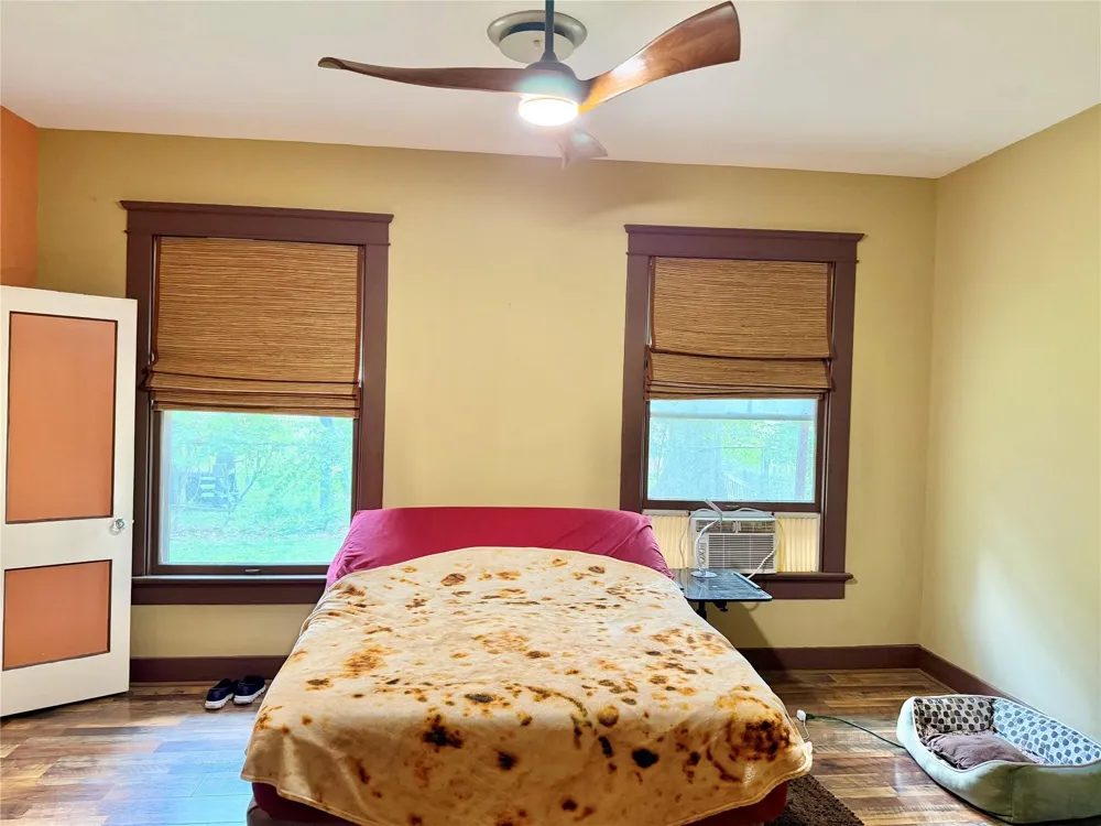 607 W Fox Street Caldwell, TX 77836