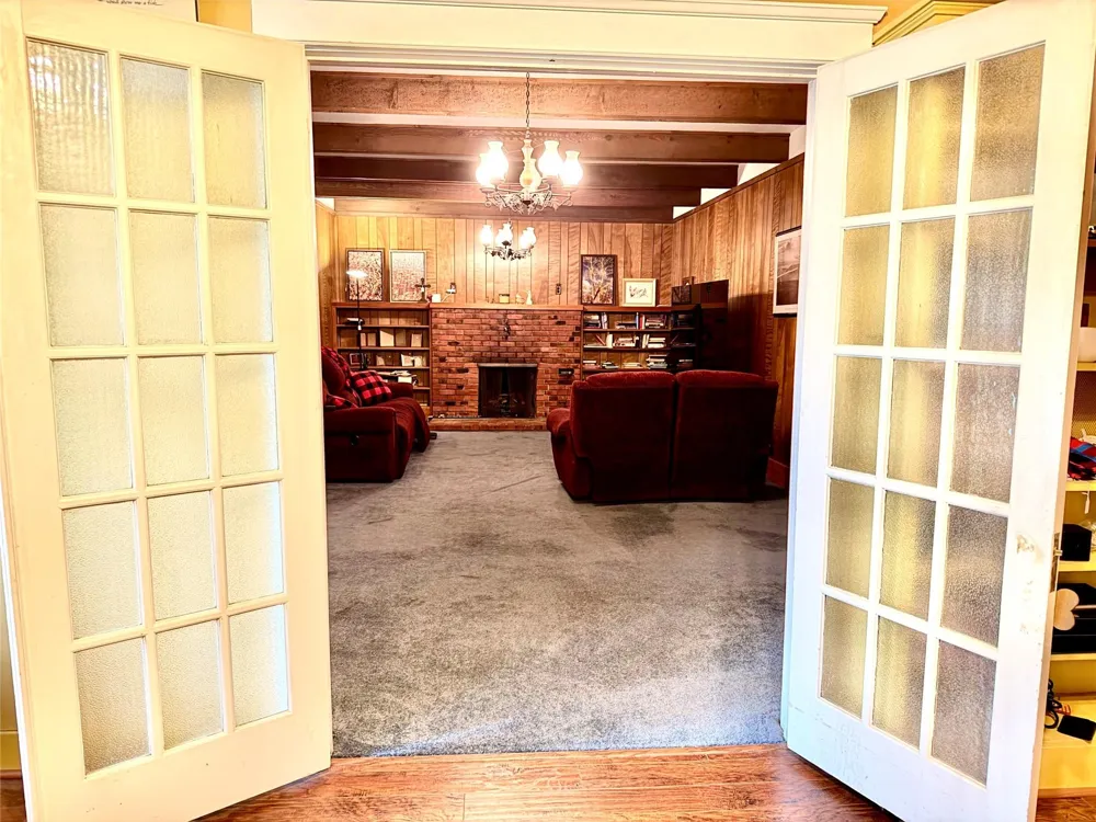 607 W Fox Street Caldwell, TX 77836