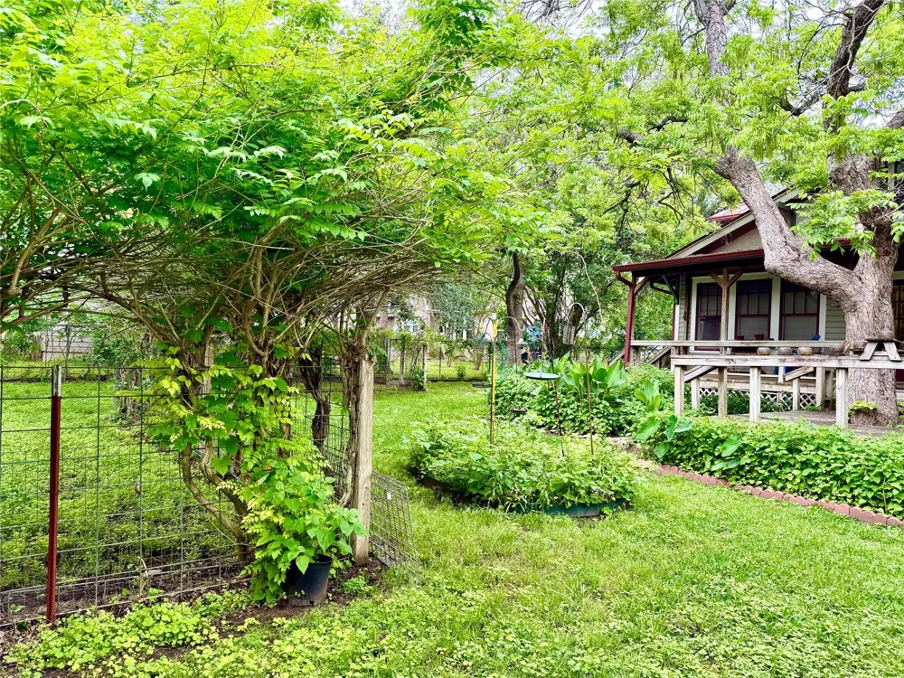 607 W Fox Street Caldwell, TX 77836