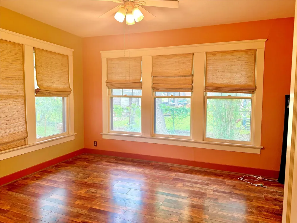 607 W Fox Street Caldwell, TX 77836