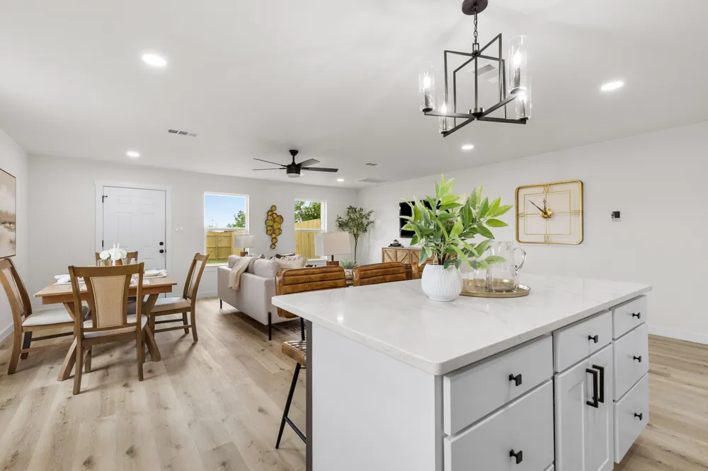 516 Paso Fino Street #101 Robinson, TX 76706