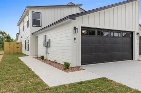 516 Paso Fino Street #101