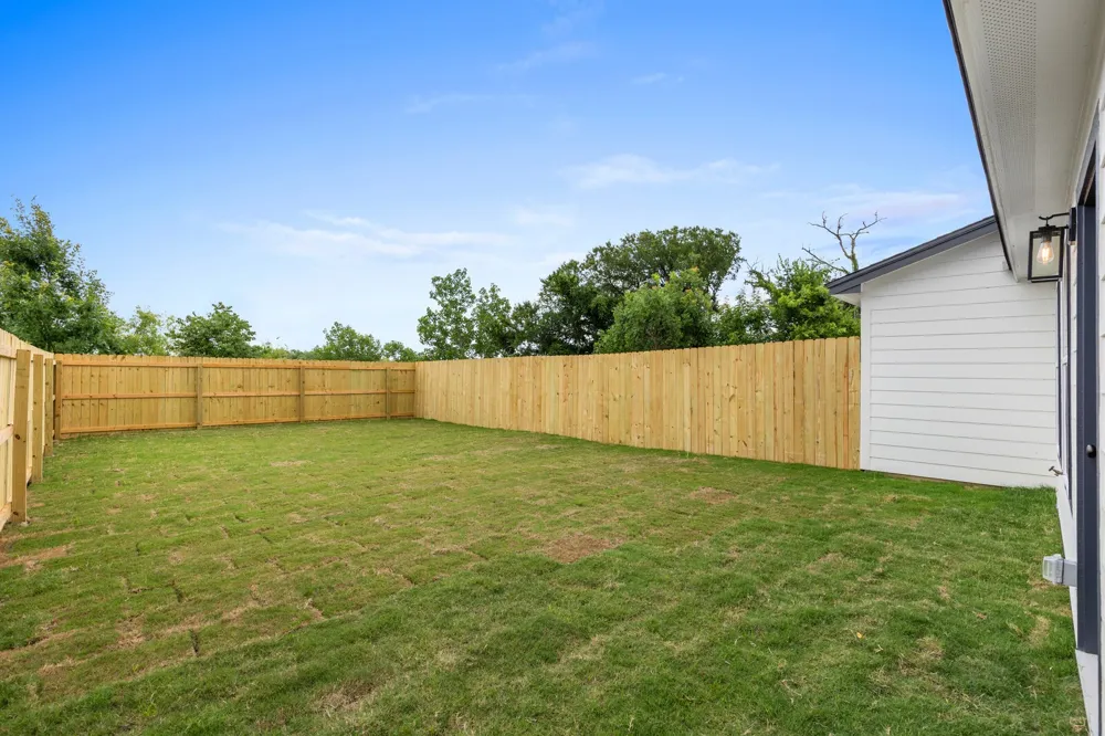 516 Paso Fino Street #101 Robinson, TX 76706