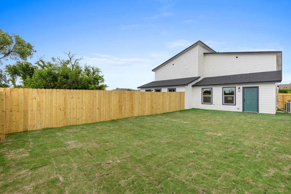 516 Paso Fino Street #101 Robinson, TX 76706