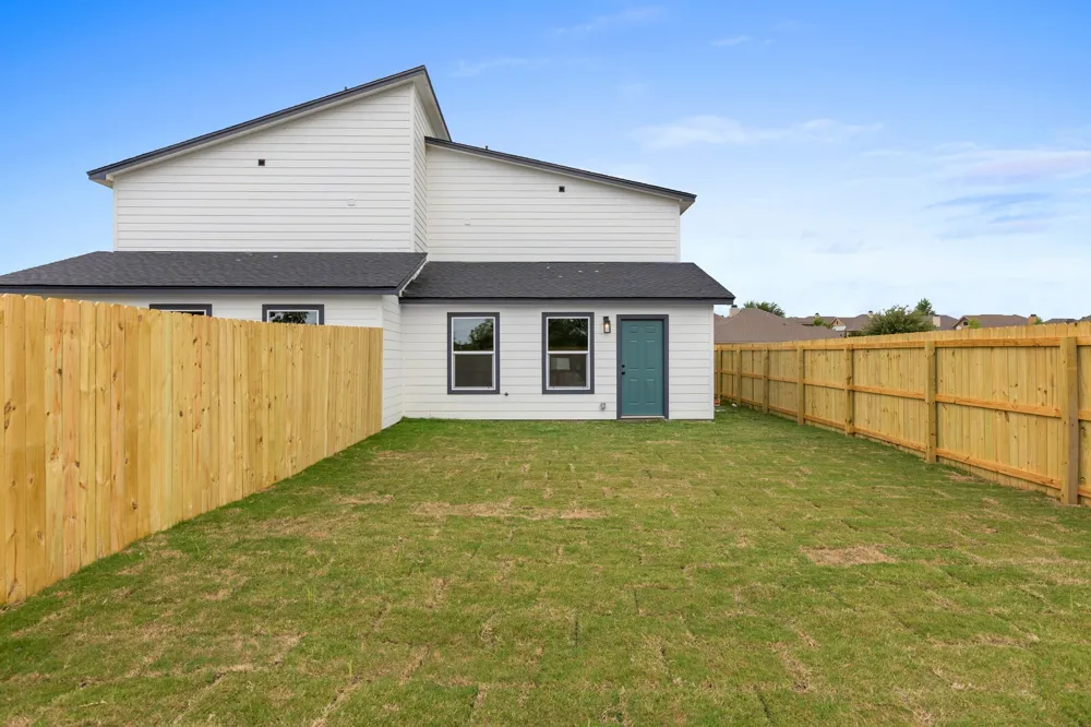516 Paso Fino Street #101 Robinson, TX 76706