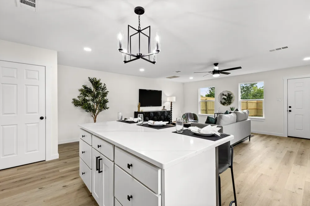 516 Paso Fino Street #102 Robinson, TX 76706