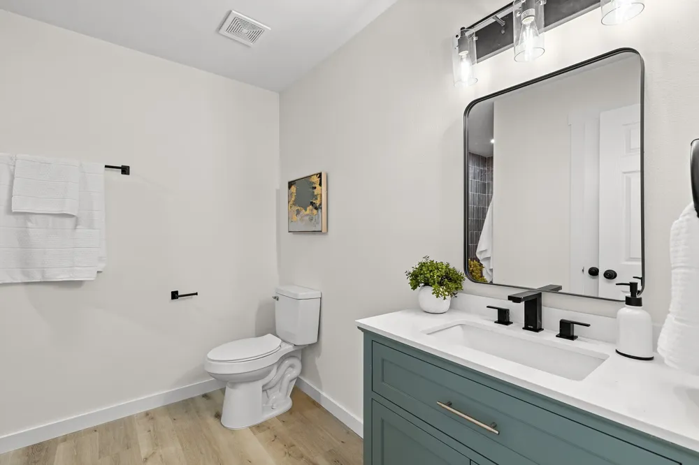 516 Paso Fino Street #102 Robinson, TX 76706