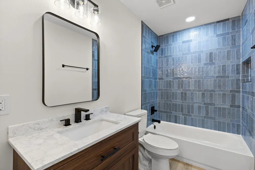 516 Paso Fino Street #102 Robinson, TX 76706