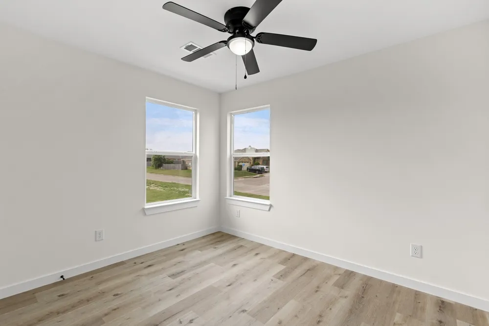 516 Paso Fino Street #102 Robinson, TX 76706