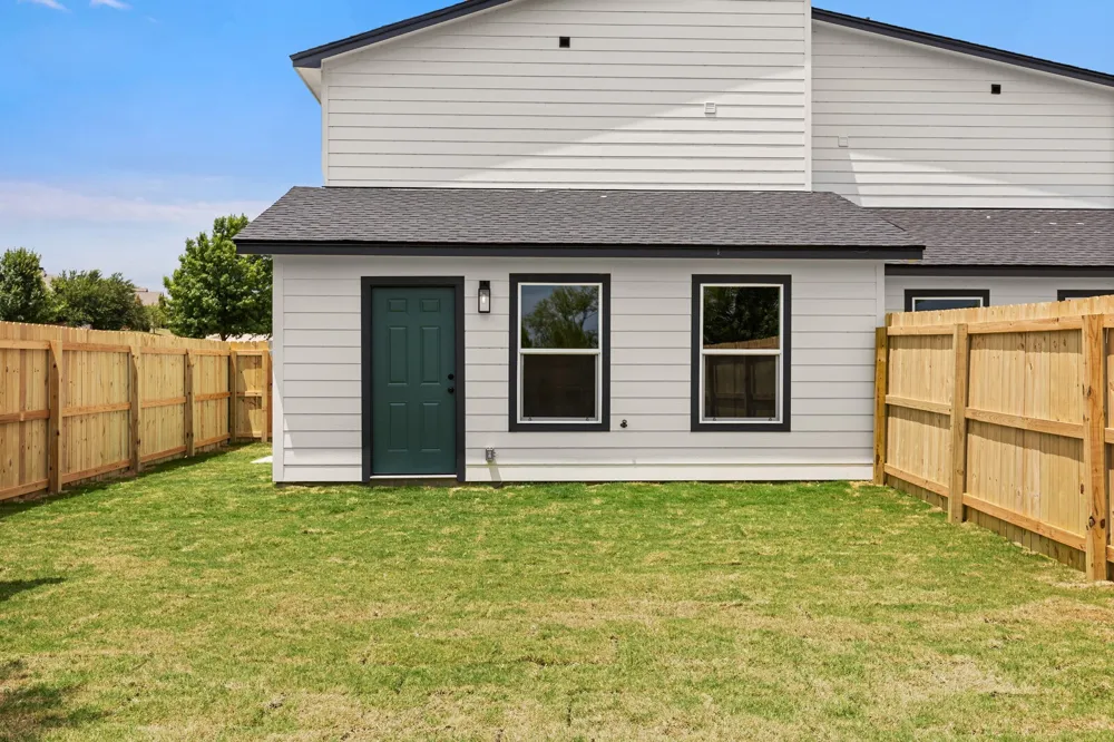 516 Paso Fino Street #102 Robinson, TX 76706