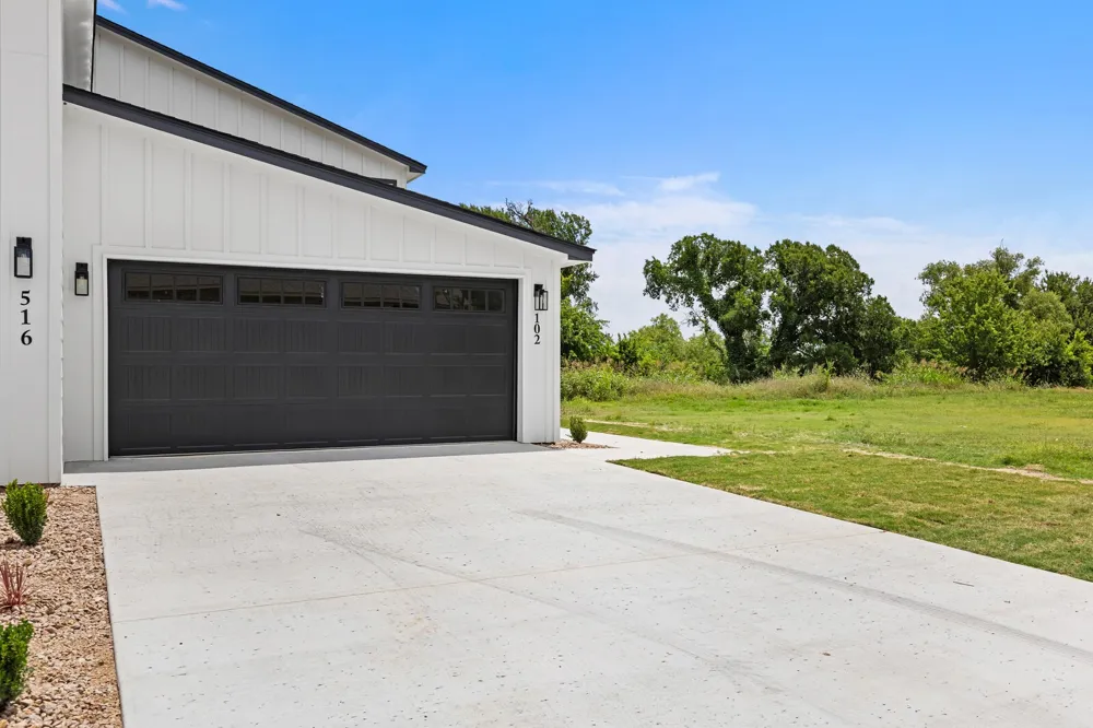516 Paso Fino Street #102 Robinson, TX 76706
