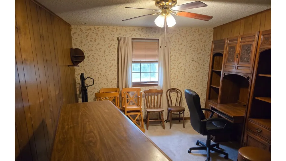 200 SE Avenue F Childress, TX 79201