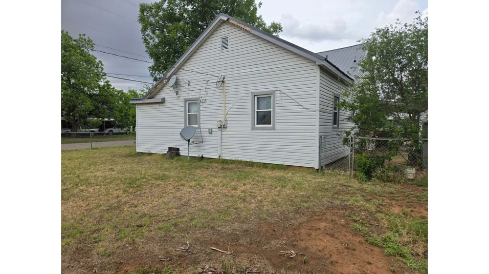200 SE Avenue F Childress, TX 79201