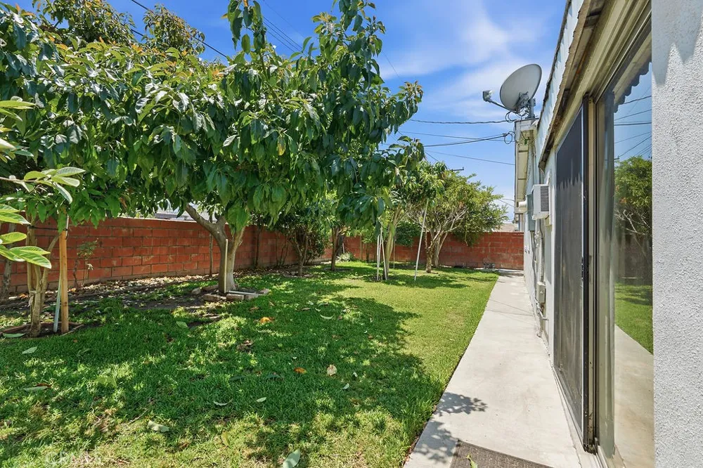 2224 Delnice Avenue El Monte, CA 91732