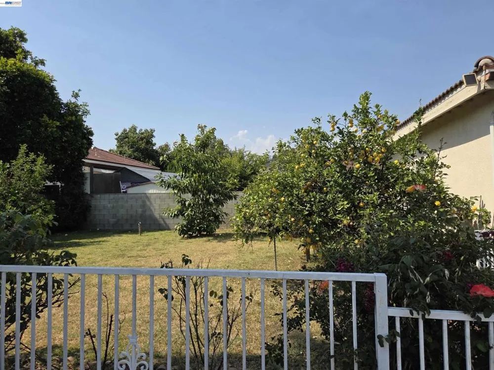 3229 Angelus Ave Rosemead, CA 91770