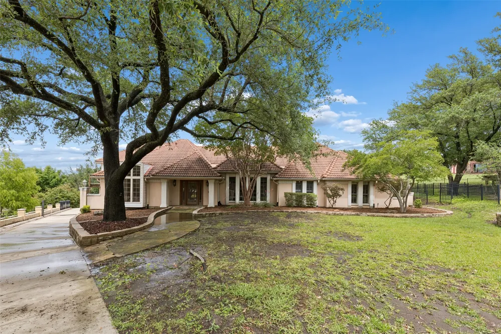 4 Eastshore Road