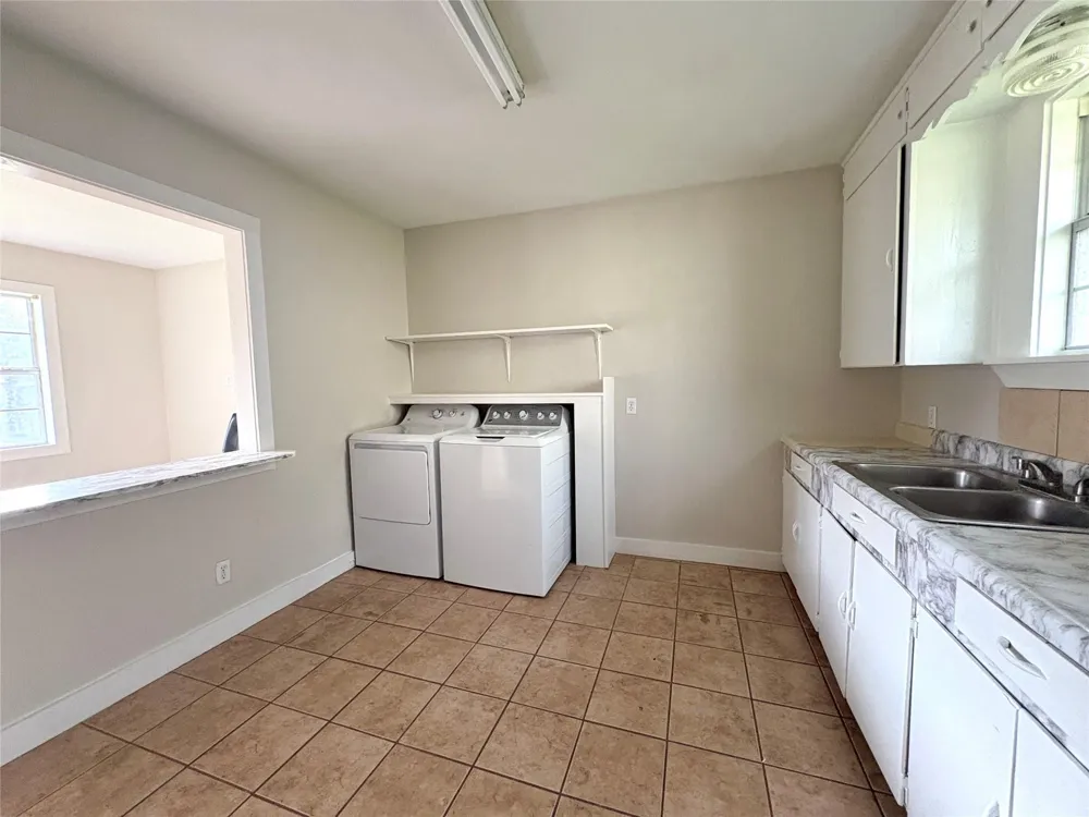 3515 5th Street Bay City, TX 77414