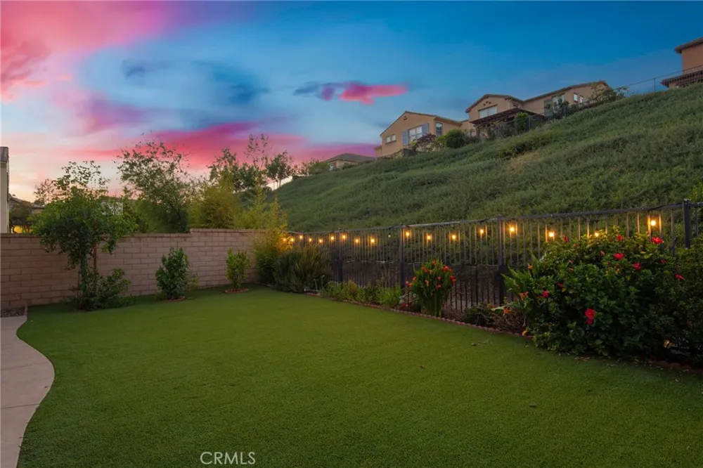 885 E Manresa Azusa, CA 91702