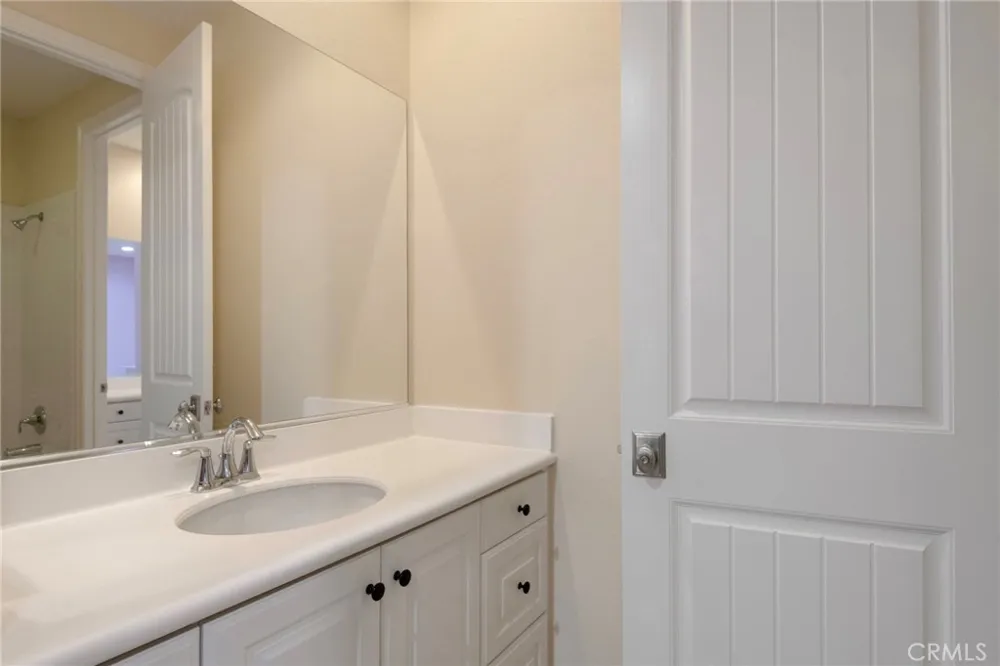 885 E Manresa Azusa, CA 91702
