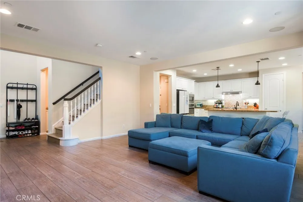 885 E Manresa Azusa, CA 91702