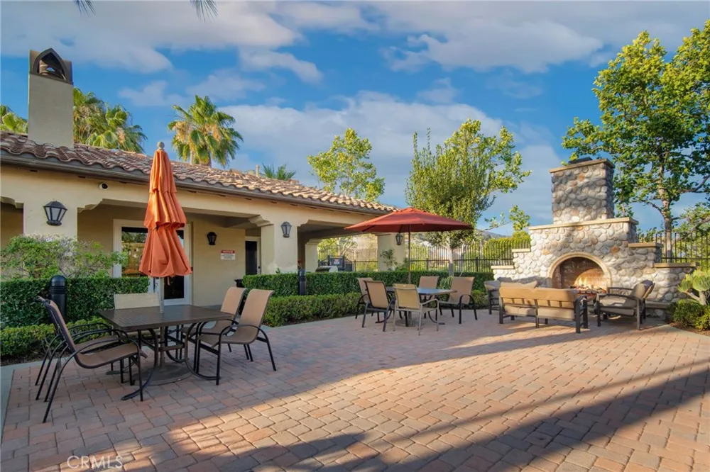 885 E Manresa Azusa, CA 91702