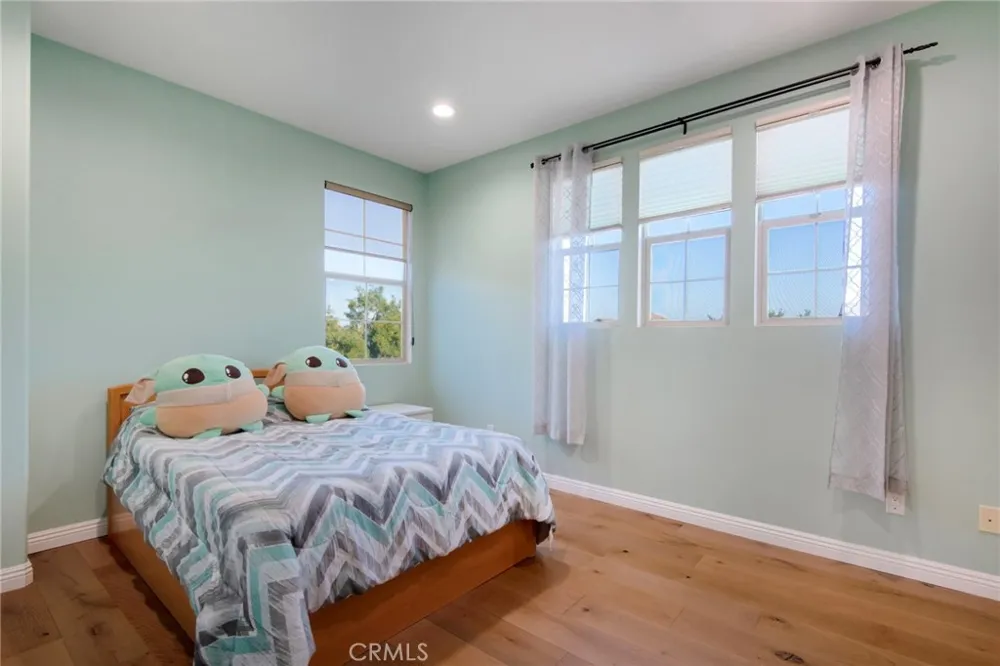 885 E Manresa Azusa, CA 91702