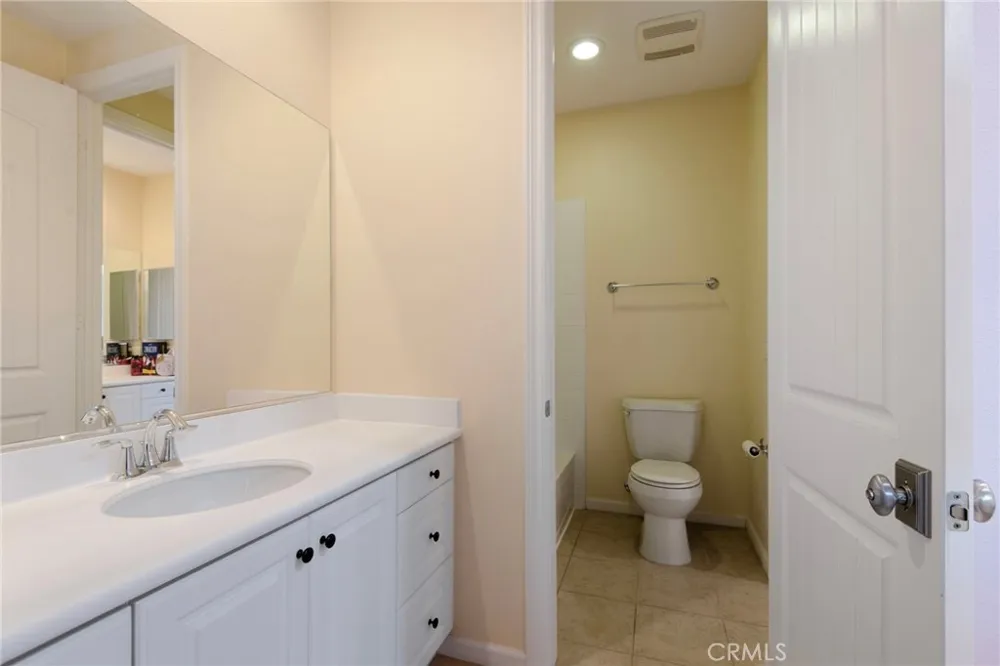 885 E Manresa Azusa, CA 91702