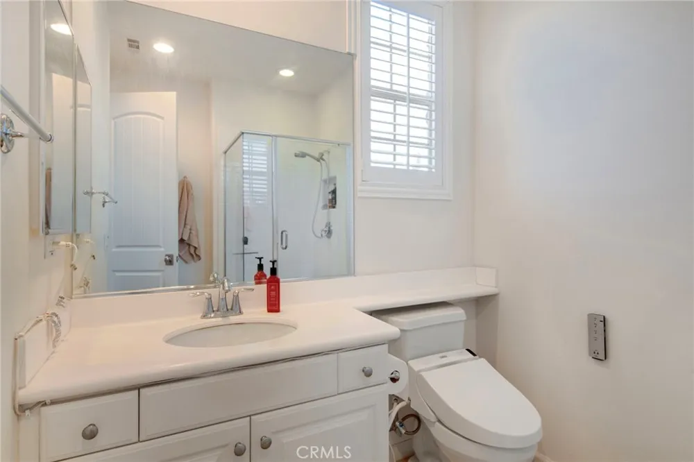 885 E Manresa Azusa, CA 91702