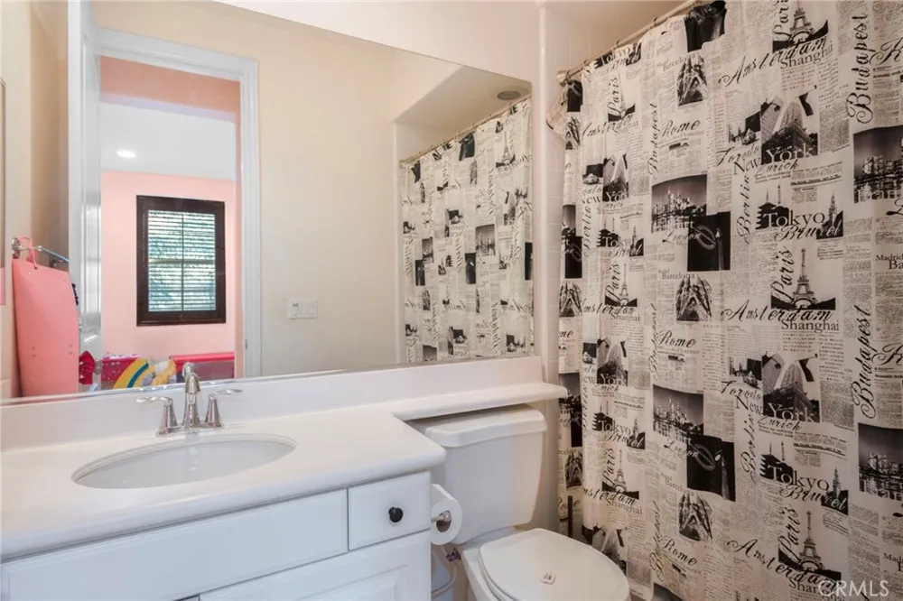 885 E Manresa Azusa, CA 91702