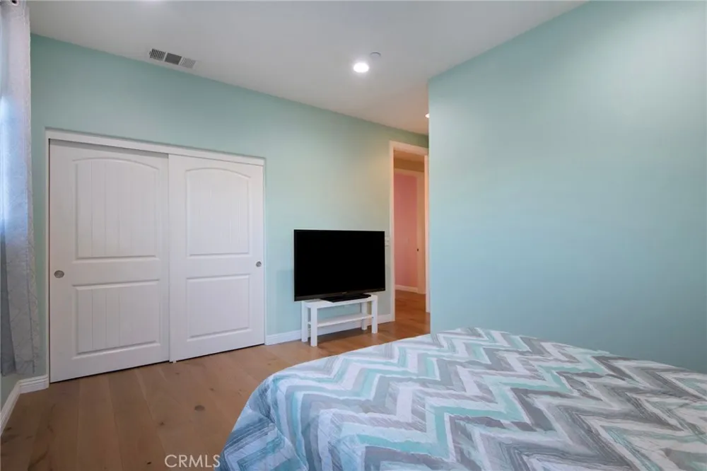 885 E Manresa Azusa, CA 91702