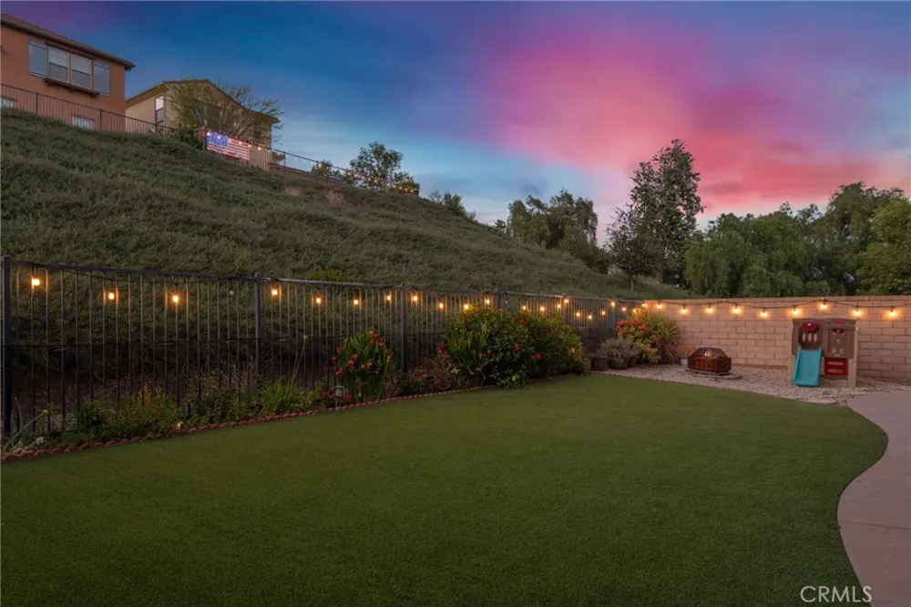885 E Manresa Azusa, CA 91702