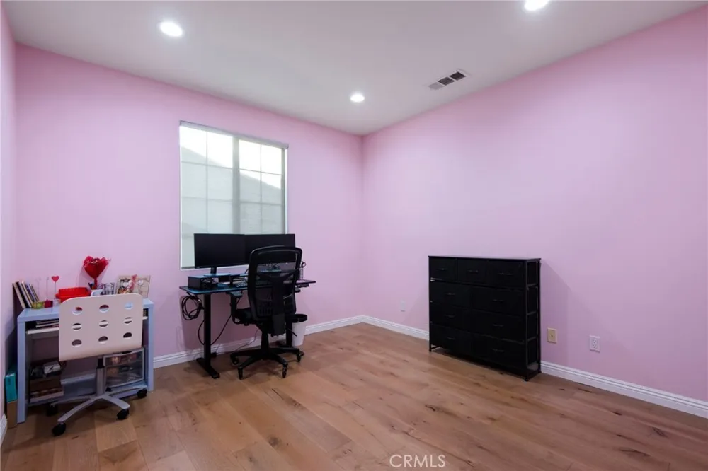 885 E Manresa Azusa, CA 91702