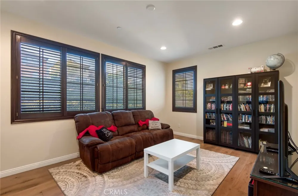 885 E Manresa Azusa, CA 91702