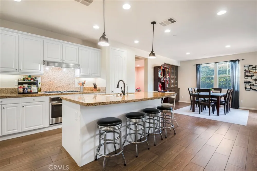 885 E Manresa Azusa, CA 91702