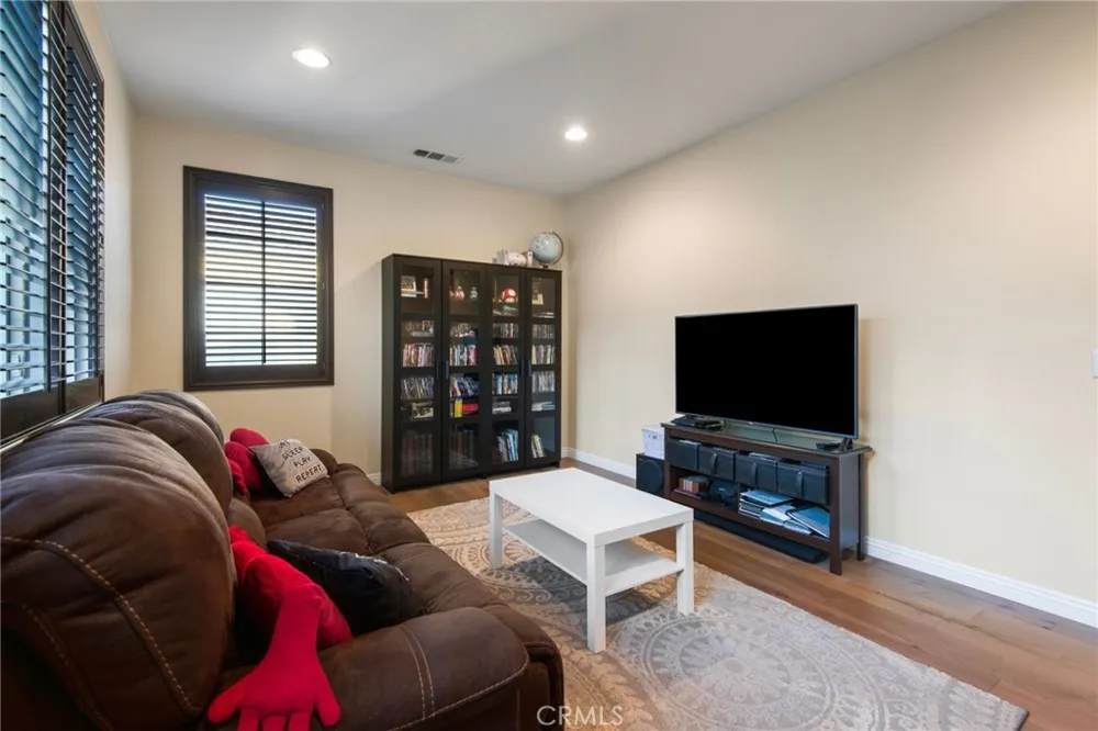 885 E Manresa Azusa, CA 91702