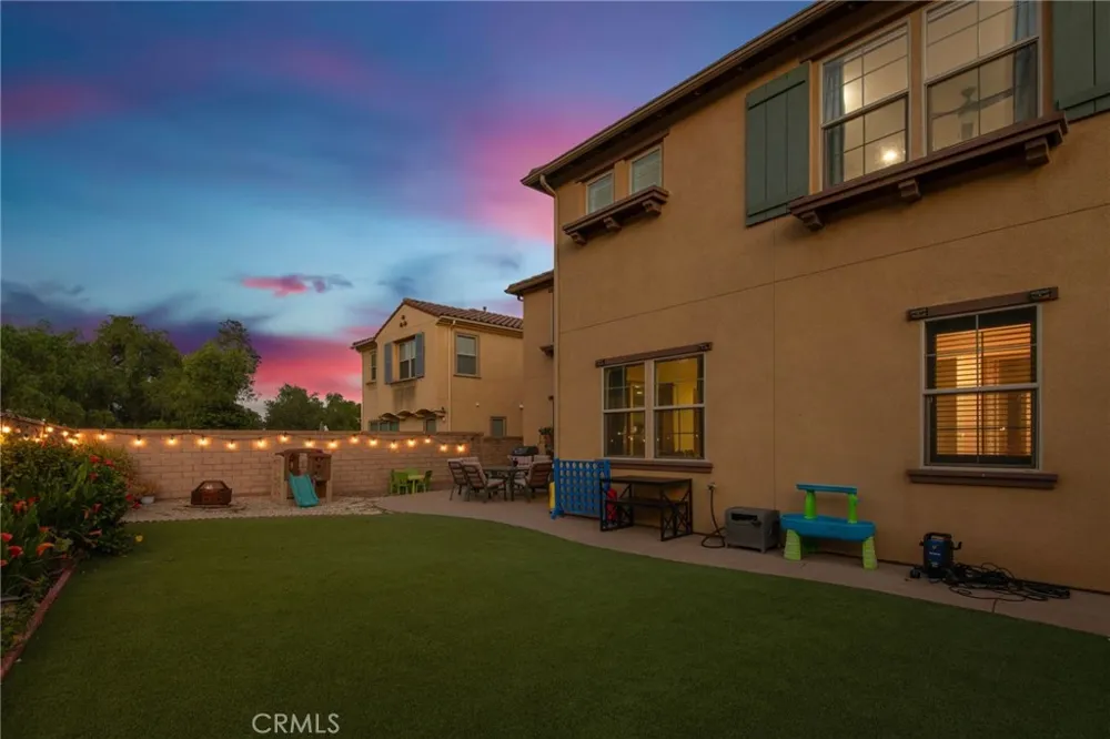 885 E Manresa Azusa, CA 91702