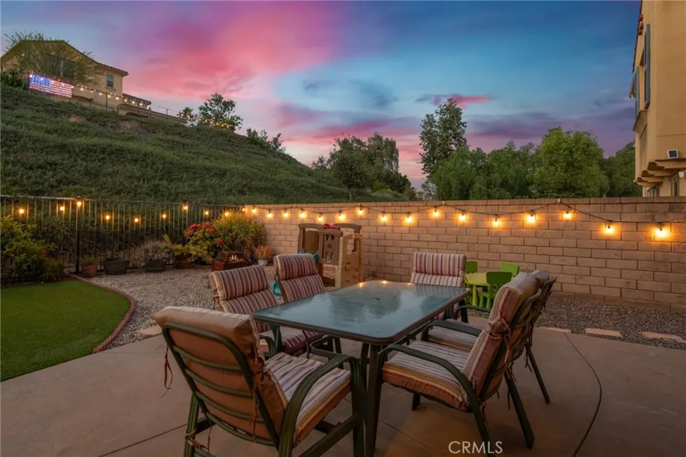 885 E Manresa Azusa, CA 91702
