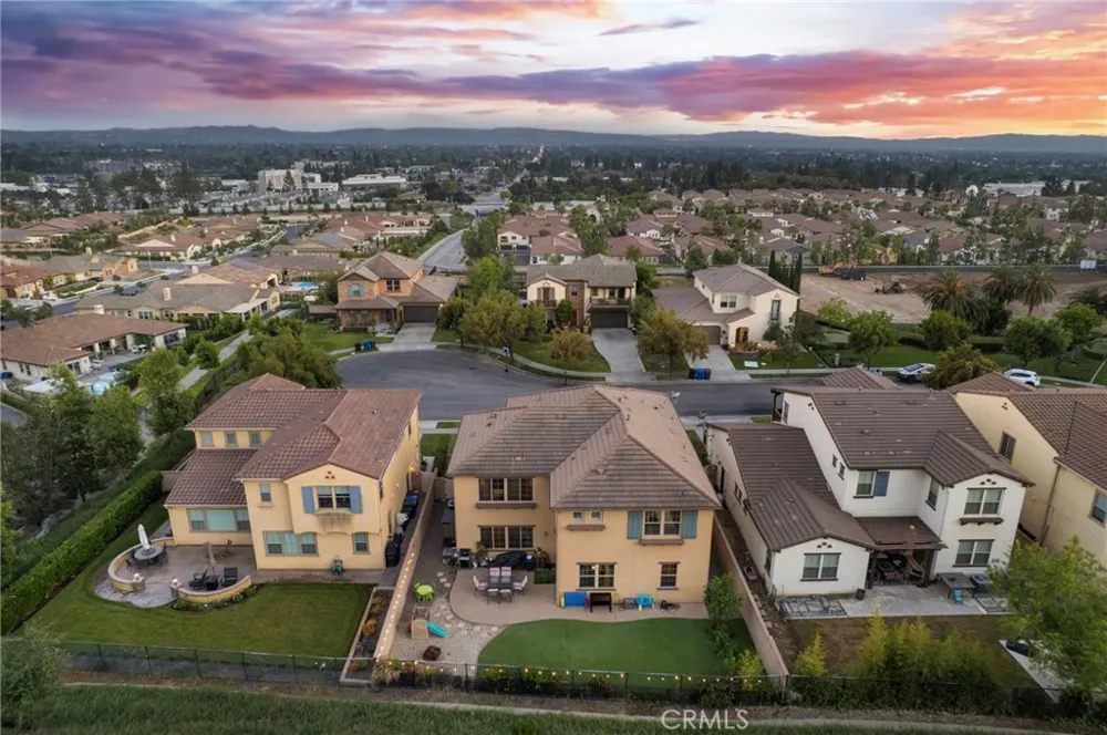 885 E Manresa Azusa, CA 91702