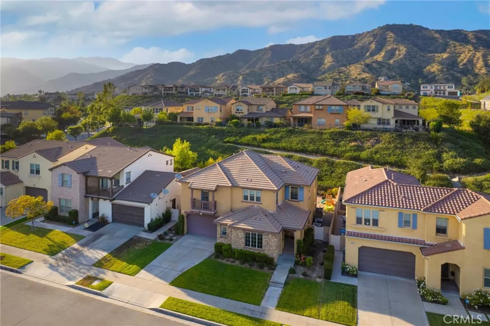 885 E Manresa Azusa, CA 91702