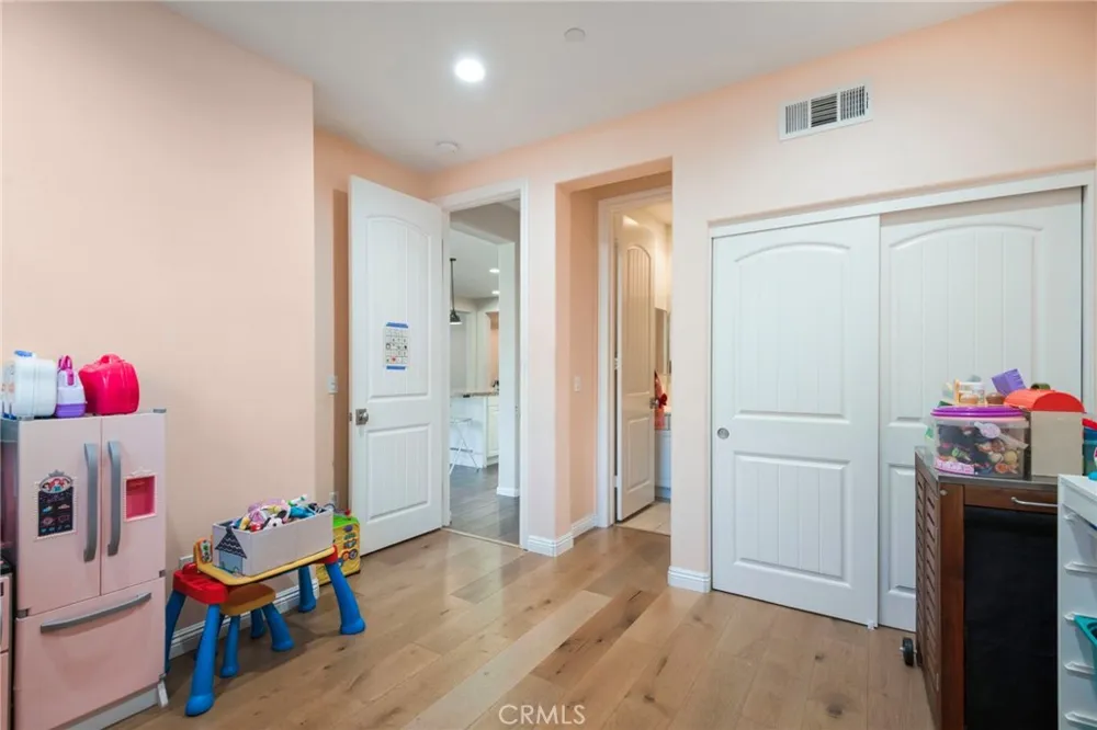885 E Manresa Azusa, CA 91702