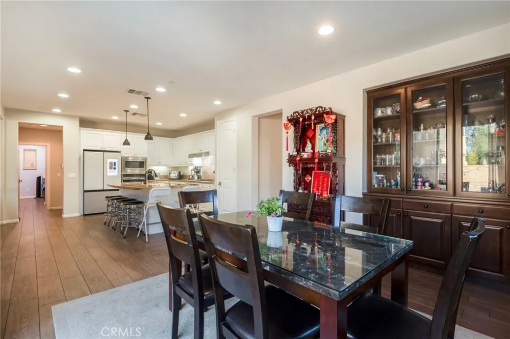885 E Manresa Azusa, CA 91702