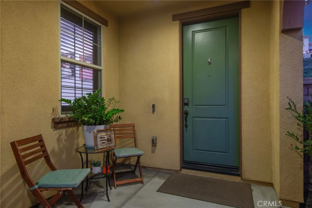 885 E Manresa Azusa, CA 91702