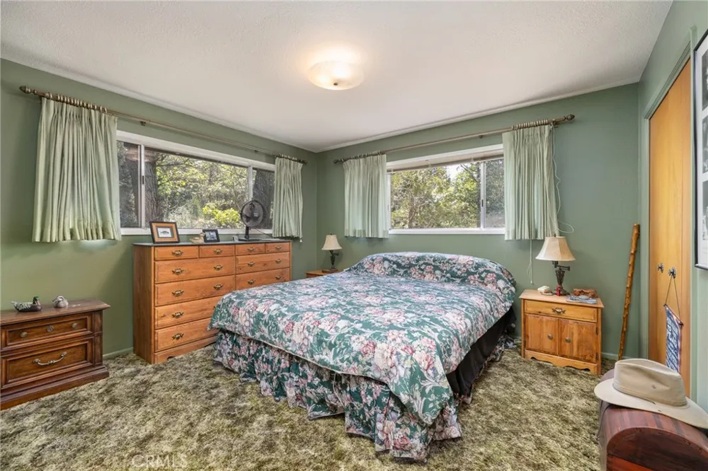 38980 Lake Point Court Bass Lake, CA 93604