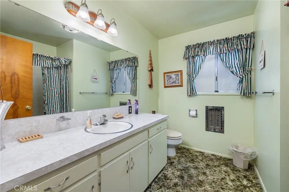 38980 Lake Point Court Bass Lake, CA 93604