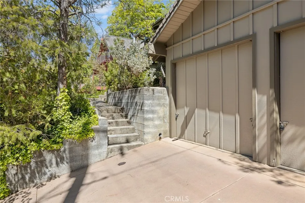 38980 Lake Point Court Bass Lake, CA 93604