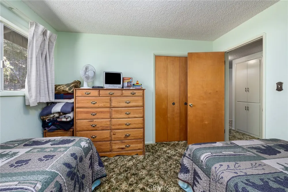 38980 Lake Point Court Bass Lake, CA 93604