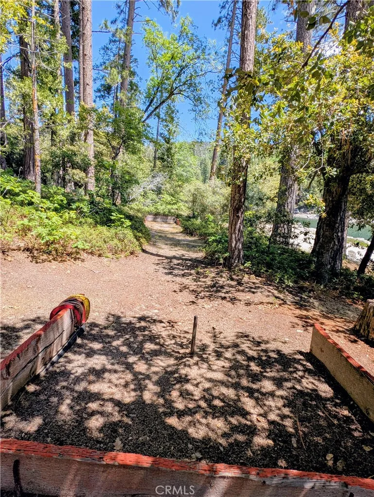 38980 Lake Point Court Bass Lake, CA 93604