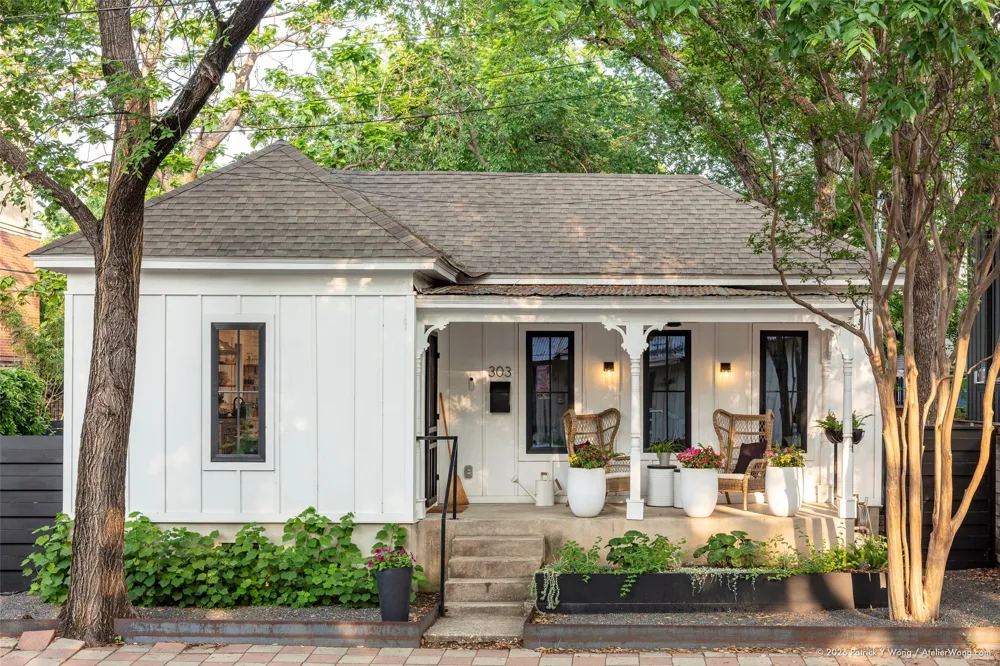 303 Navasota Street