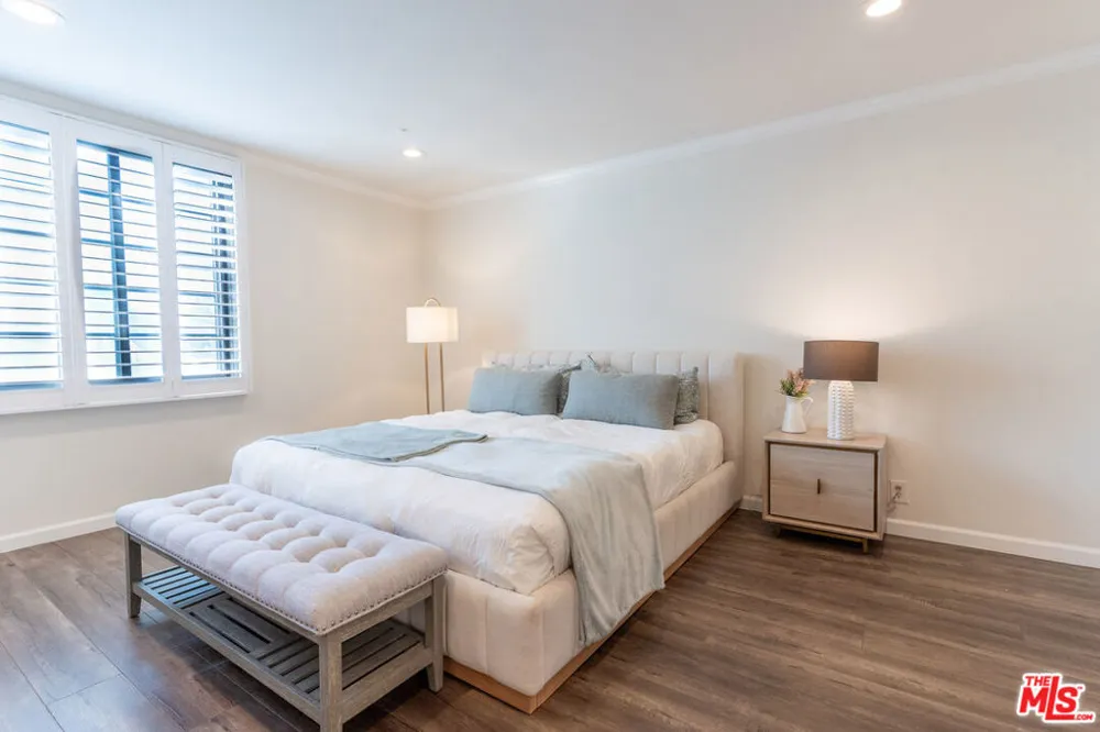 8145 Redlands Street #205 Playa del Rey, CA 90293