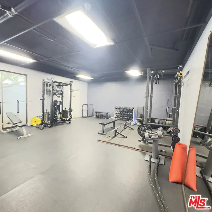 8145 Redlands Street #205 Playa del Rey, CA 90293
